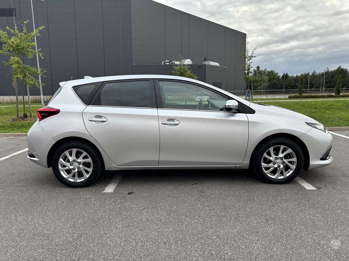 Toyota Auris - 4