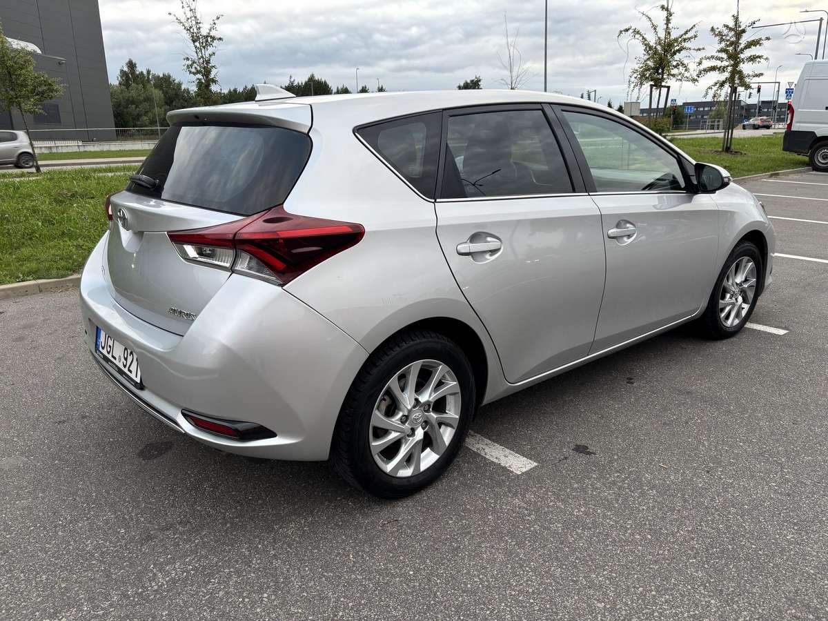 Toyota Auris - 5
