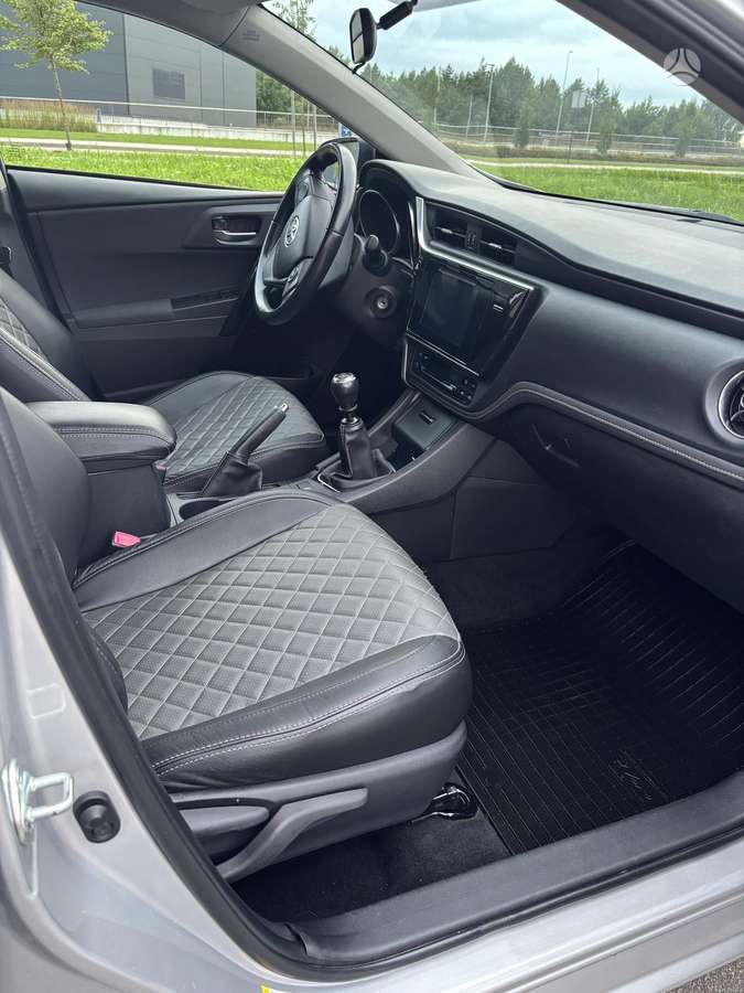 Toyota Auris - 8