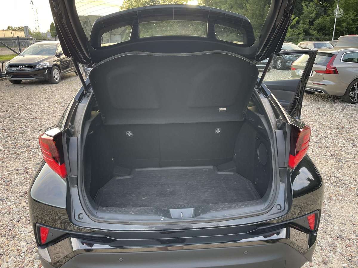 Toyota C-HR - 11