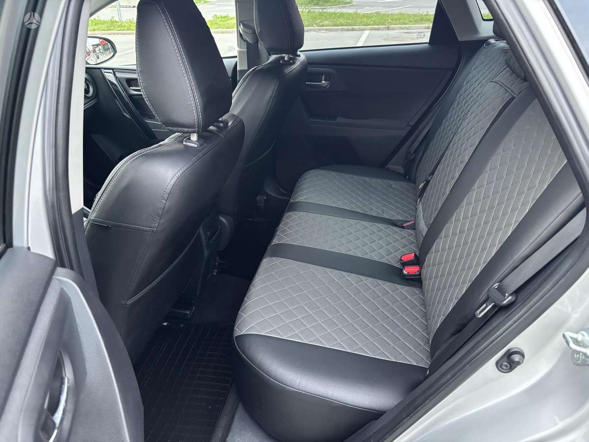Toyota Auris - 11