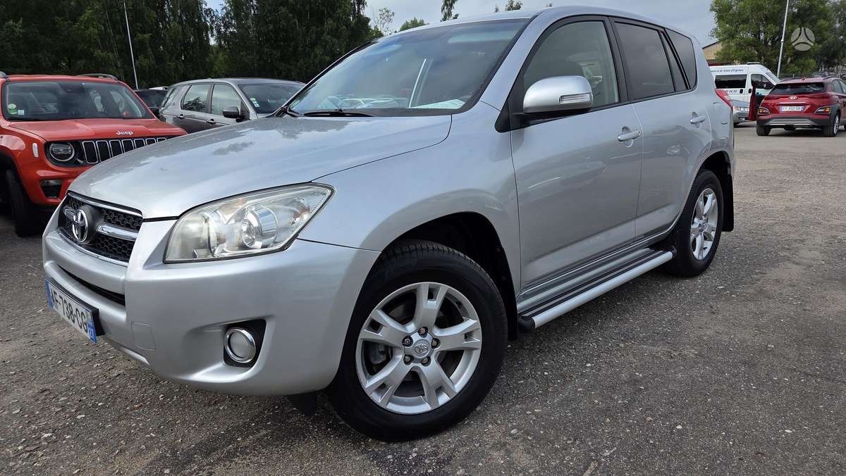 Toyota RAV4 - 1