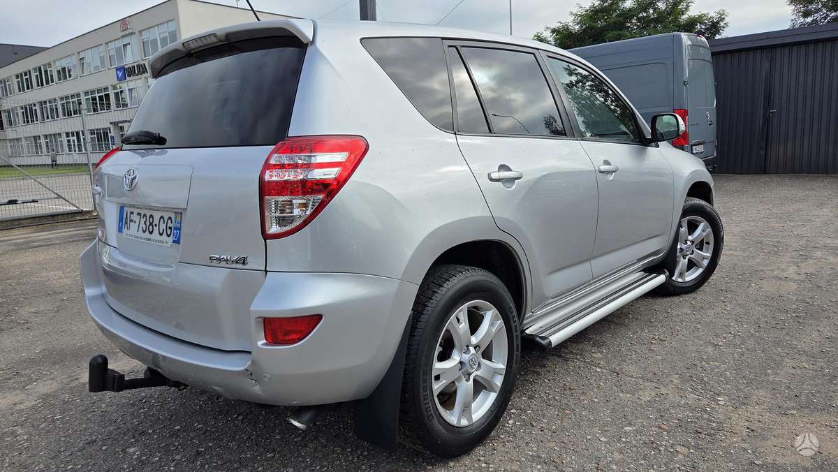 Toyota RAV4 - 4
