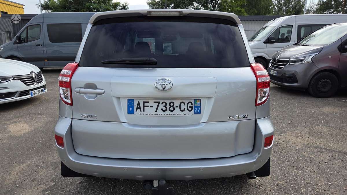 Toyota RAV4 - 7