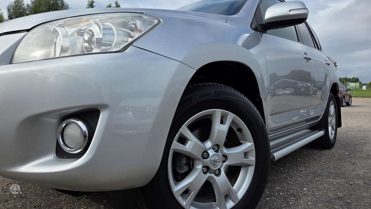 Toyota RAV4 - 11