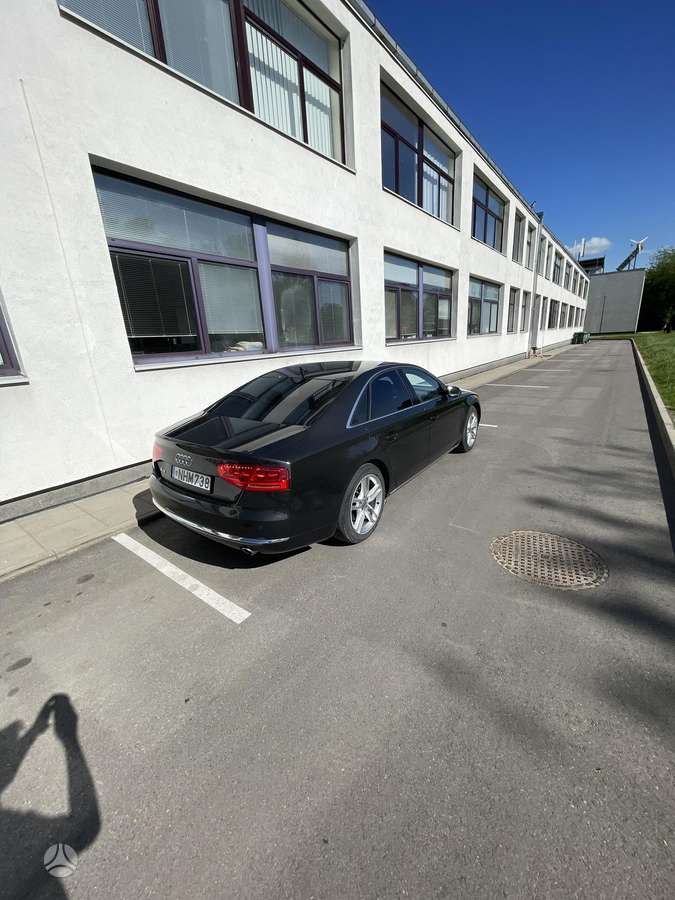 Audi A8, 3.0 l., Седан