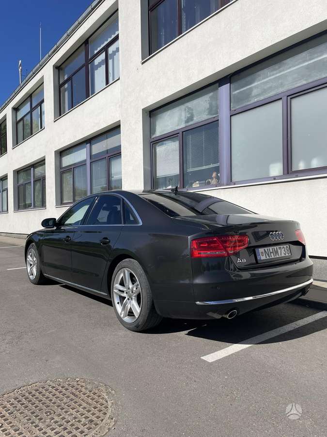 Audi A8, 3.0 l., Седан