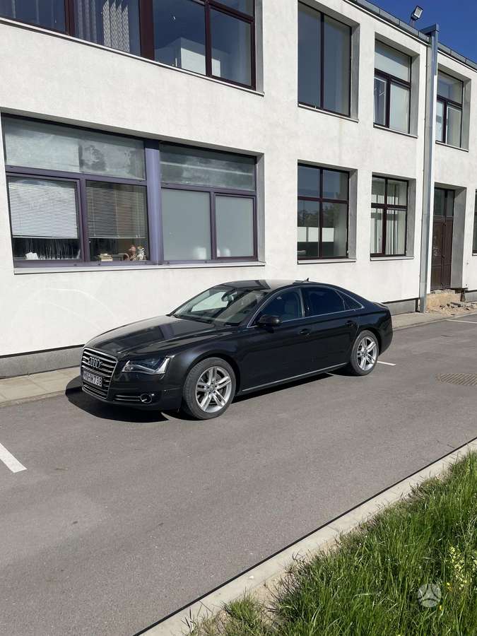 Audi A8, 3.0 l., Седан
