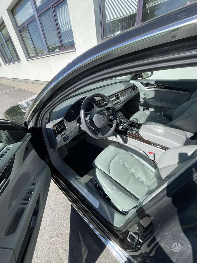 Audi A8, 3.0 l., Седан