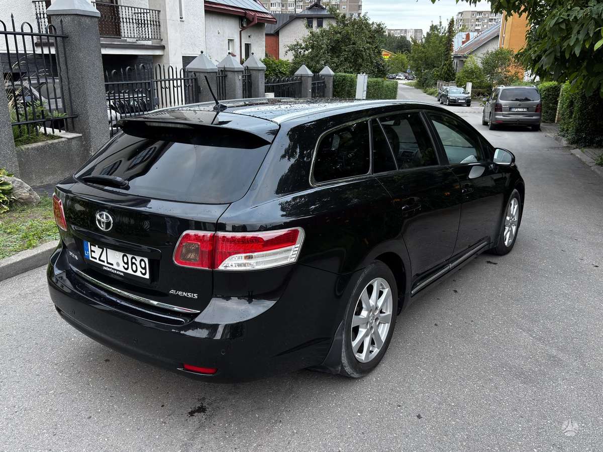Toyota Avensis - 5
