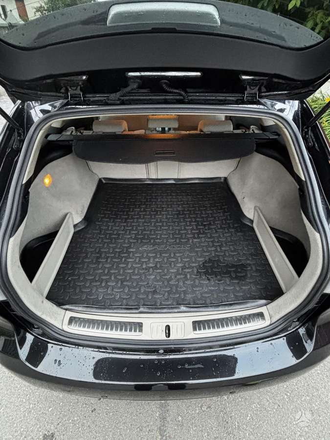 Toyota Avensis - 8