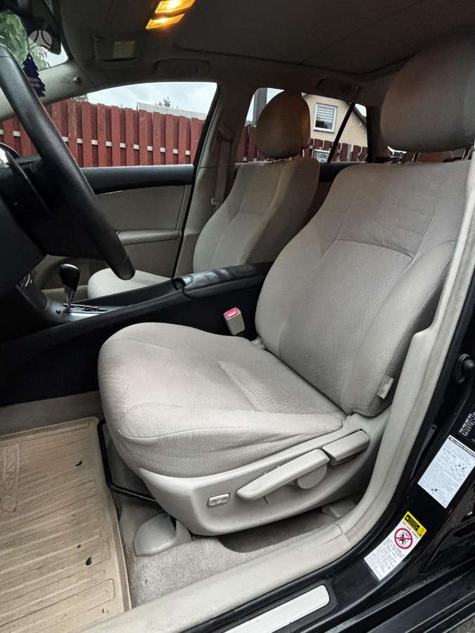 Toyota Avensis - 11