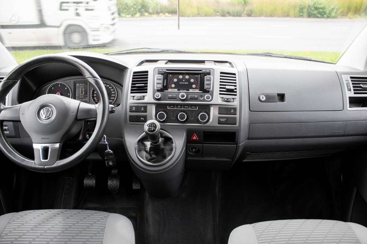 Volkswagen Multivan, 2.0 l., Минивэн