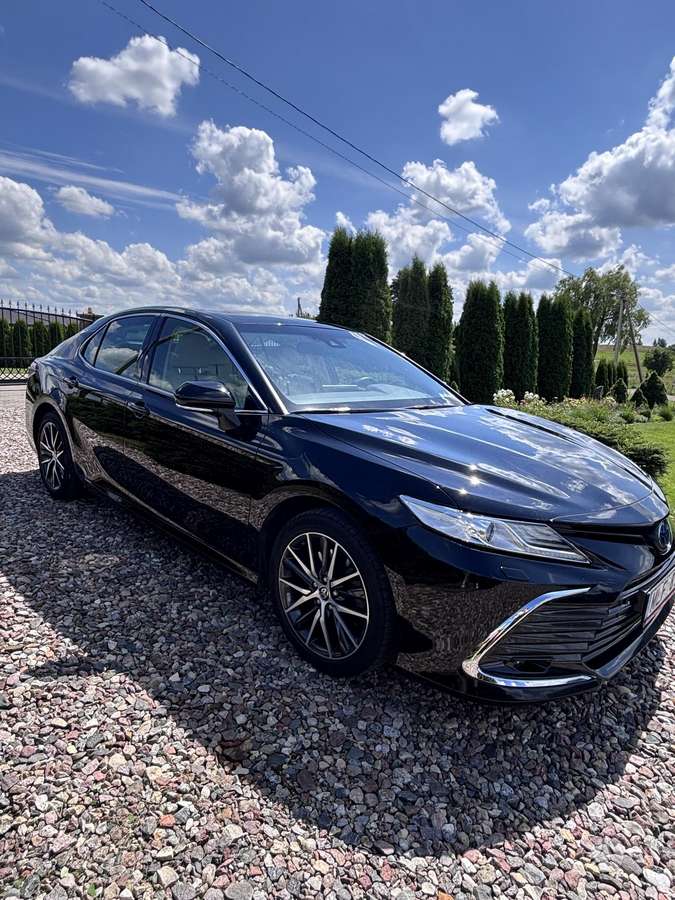 Toyota Camry - 1