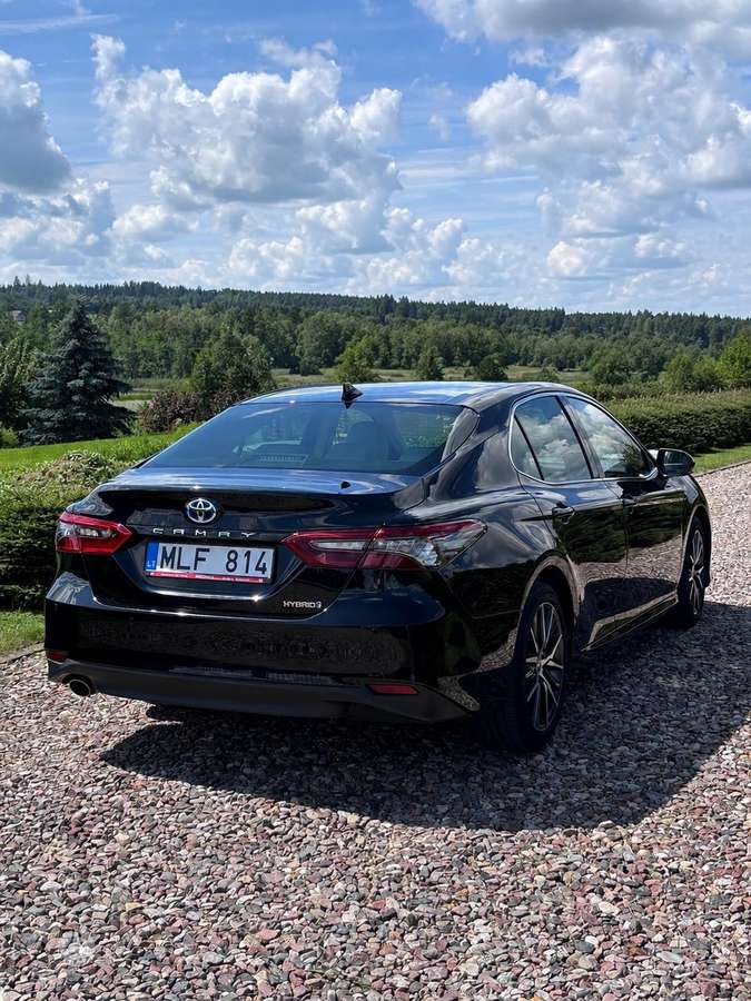 Toyota Camry - 3