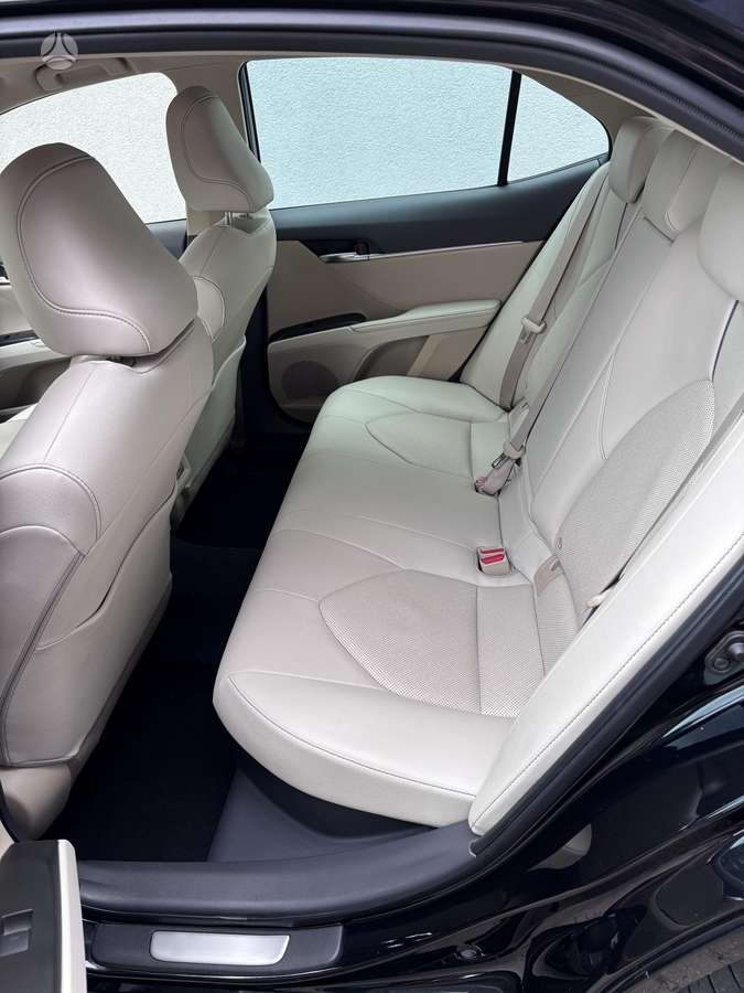 Toyota Camry - 5