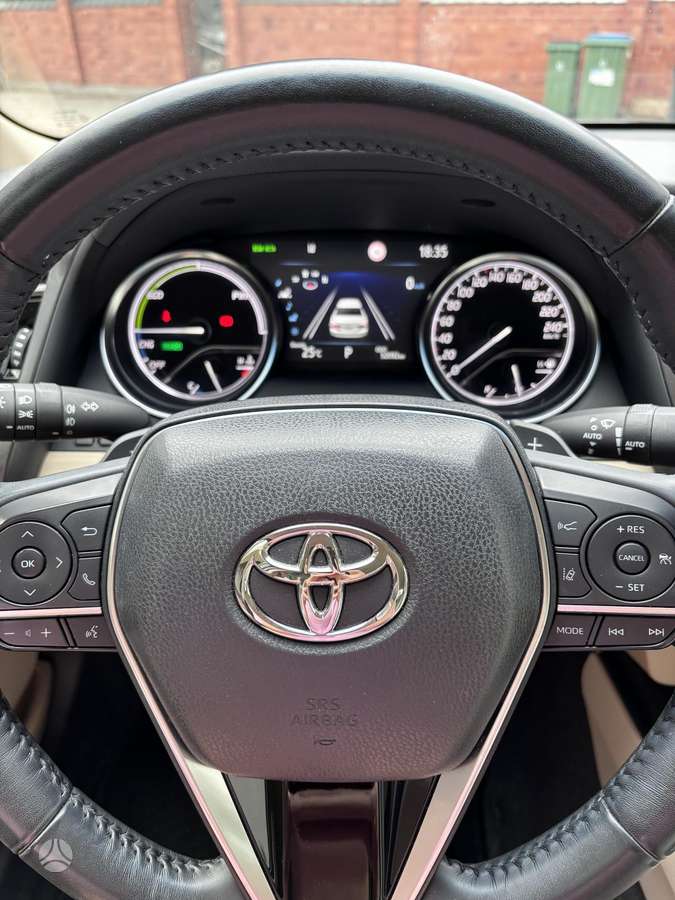 Toyota Camry - 6
