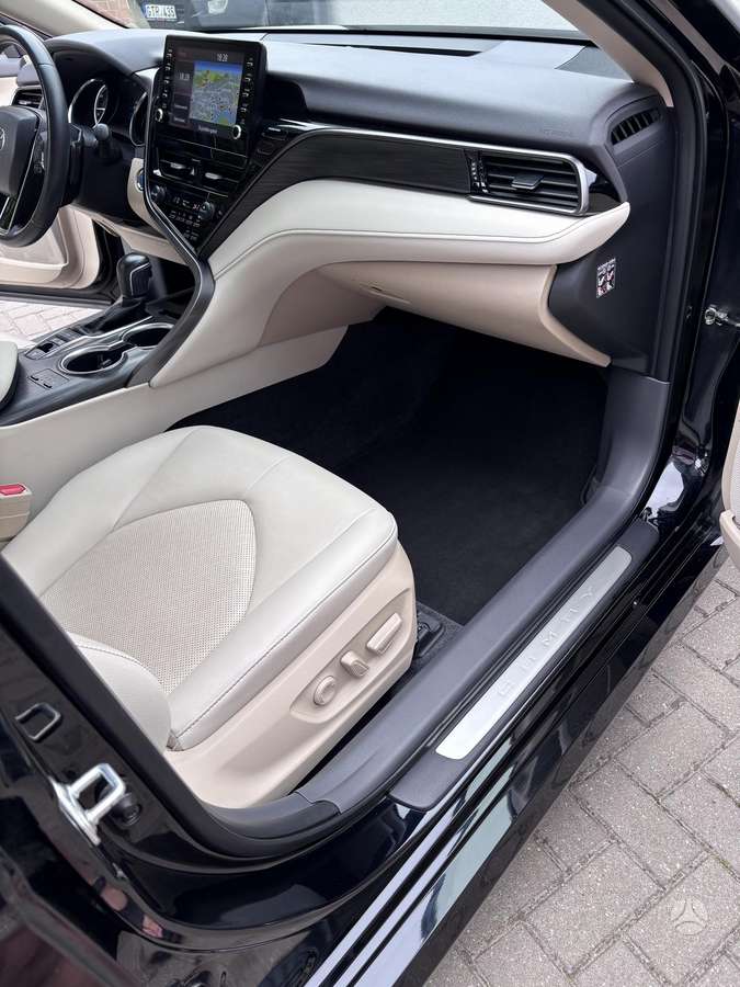 Toyota Camry - 8