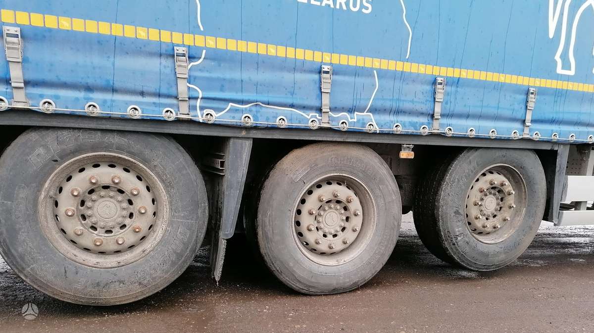 Schmitz SCS 24, užuolaidinės / tentinės