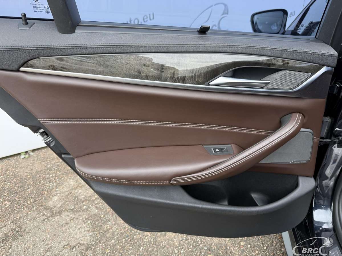 BMW M550, 4.4 l., Седан