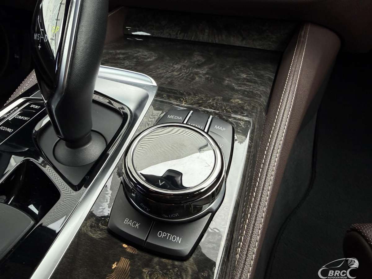 BMW M550, 4.4 l., Седан