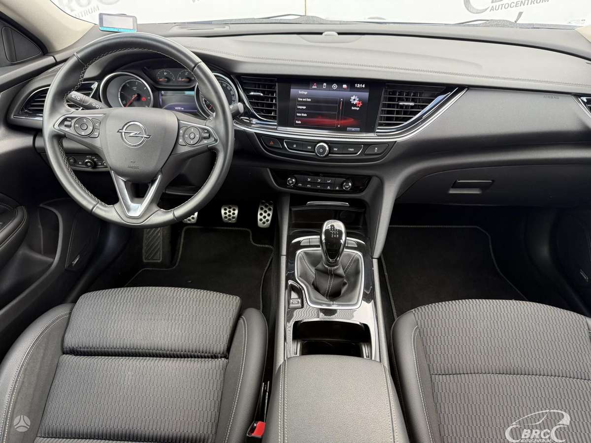 Opel Insignia, 2.0 l., Седан