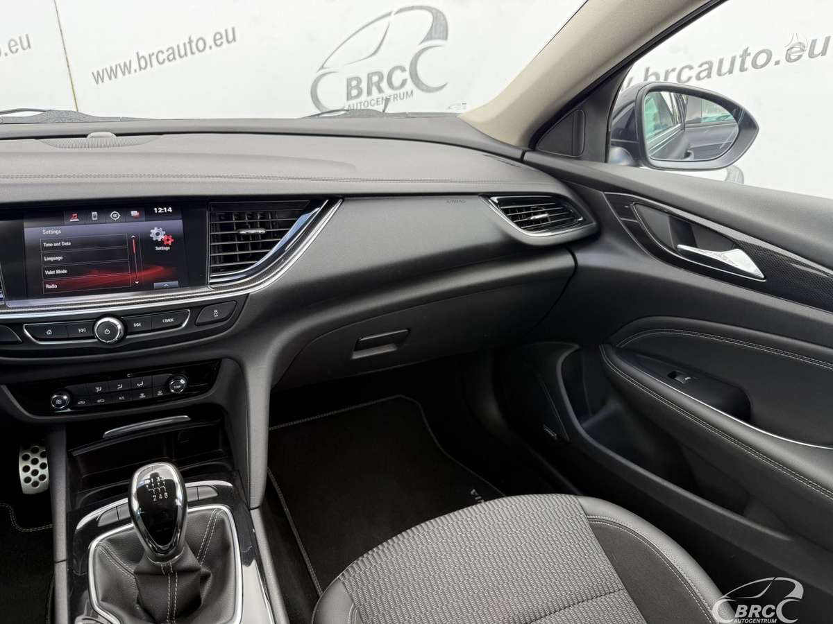 Opel Insignia, 2.0 l., Седан