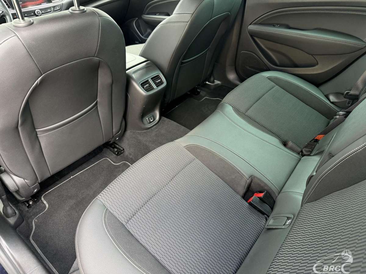 Opel Insignia, 2.0 l., Седан