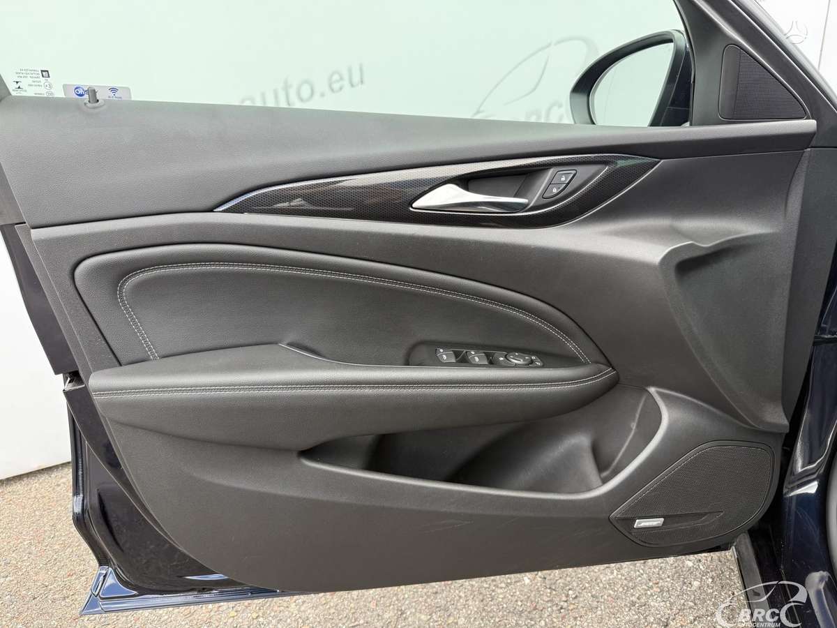 Opel Insignia, 2.0 l., Седан