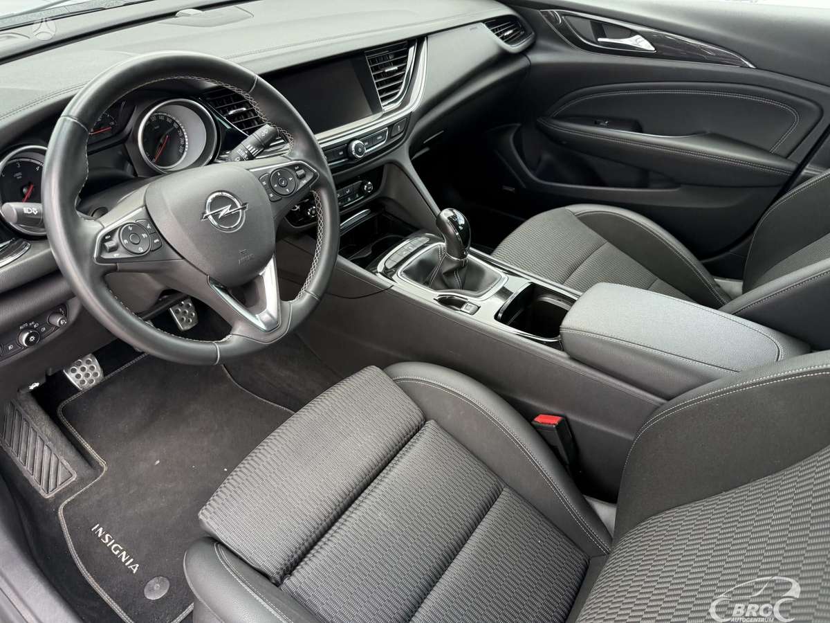 Opel Insignia, 2.0 l., Седан