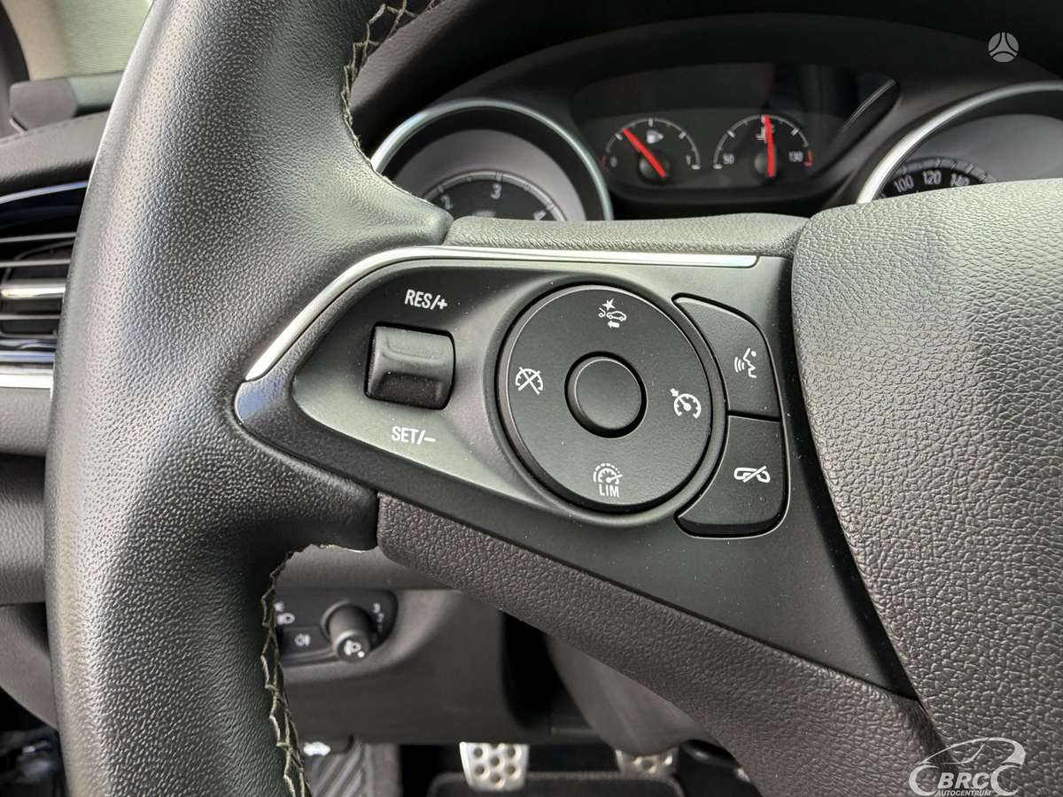 Opel Insignia, 2.0 l., Седан