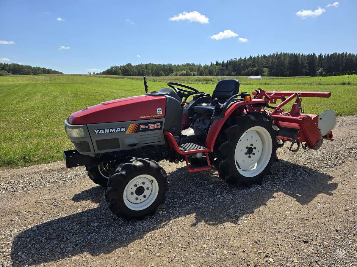 Mitsubishi 1601, tractors