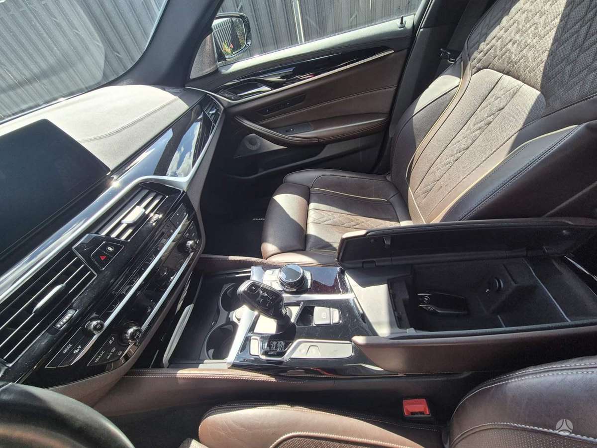 BMW M550, 4.4 l., Седан