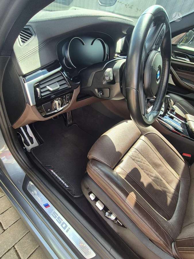 BMW M550, 4.4 l., Седан