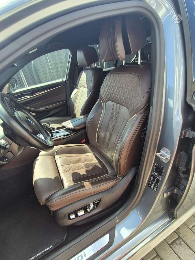BMW M550, 4.4 l., Седан