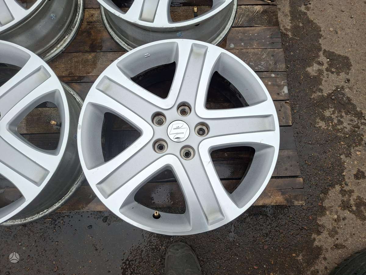 Suzuki, lengvojo lydinio, R17