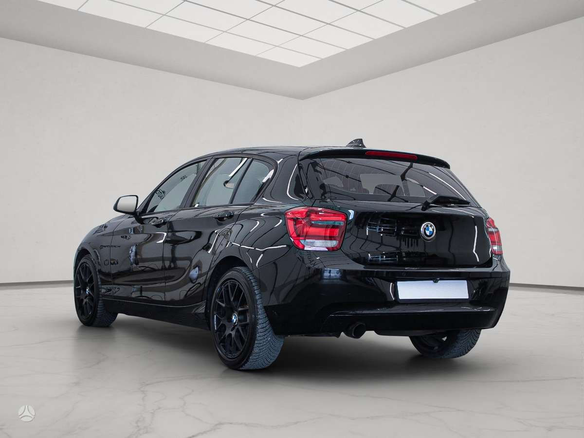BMW 116, 2.0 l., hatchback