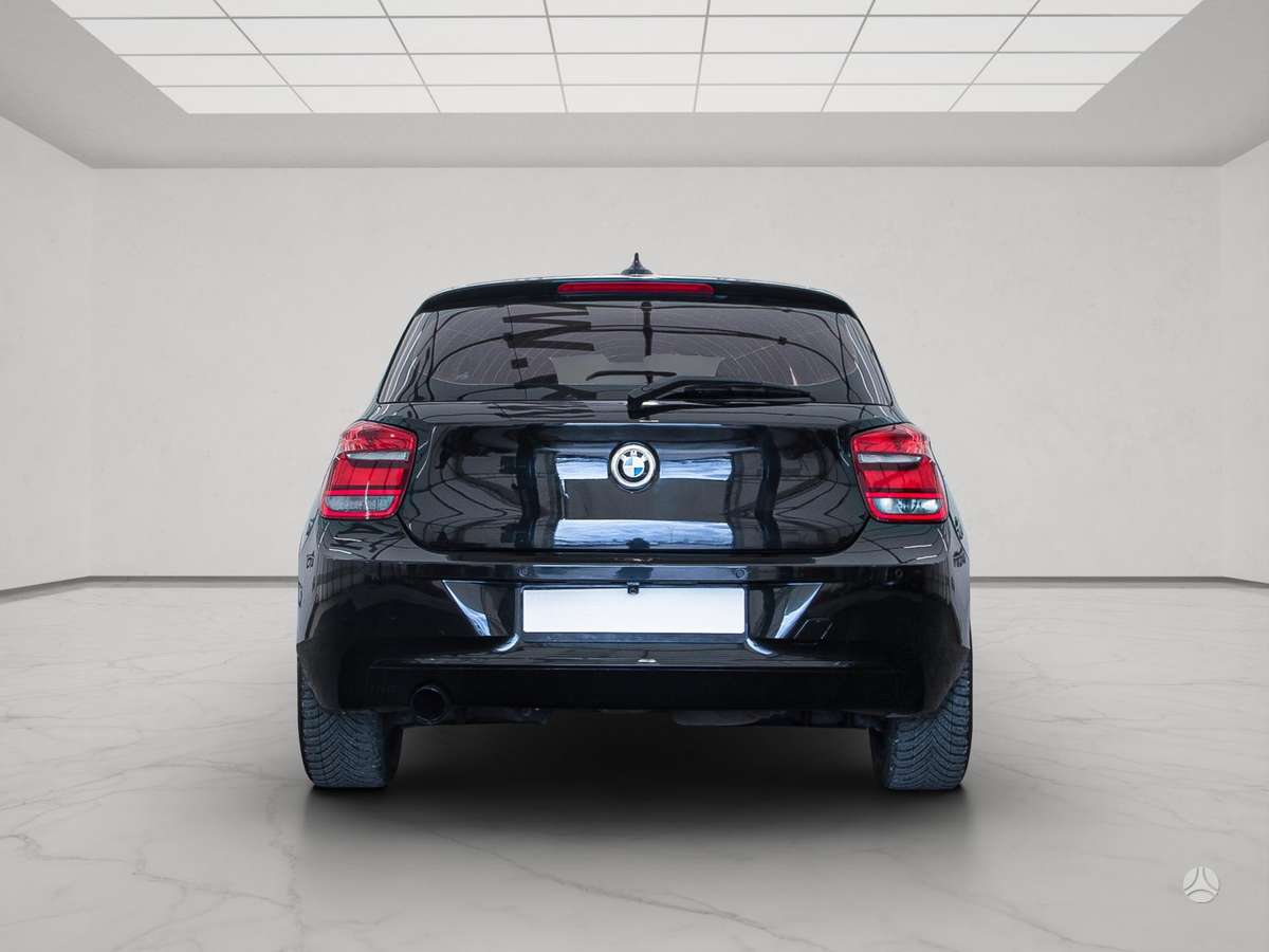 BMW 116, 2.0 l., hatchback
