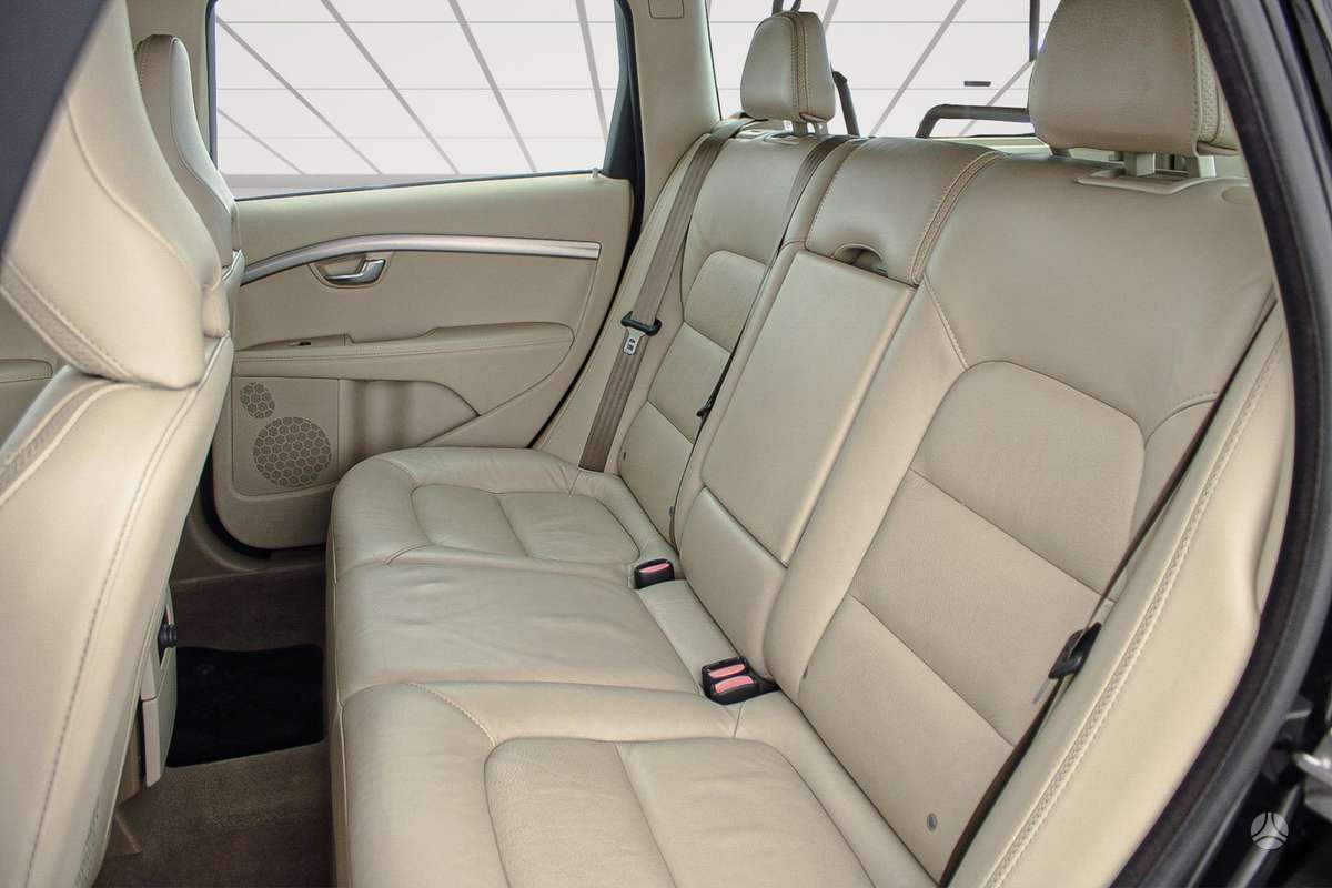 Volvo XC70, 2.4 l., wagon