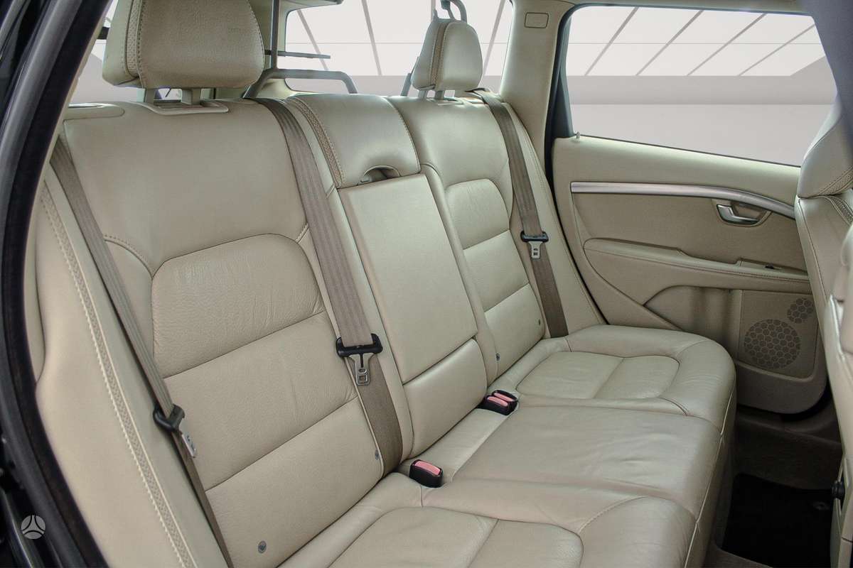 Volvo XC70, 2.4 l., wagon