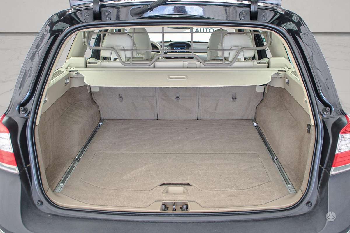 Volvo XC70, 2.4 l., wagon
