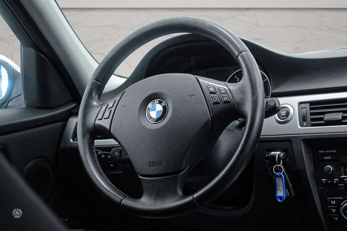 BMW 320, 2.0 l., wagon