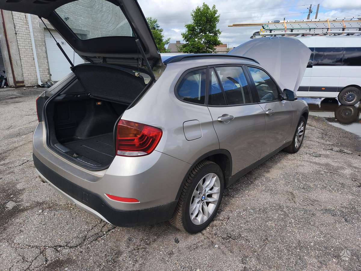 BMW X1, 2.0 l., hatchback