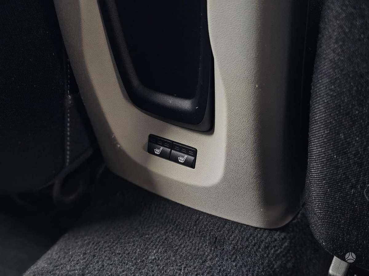Volvo V40, 1.6 l., hatchback