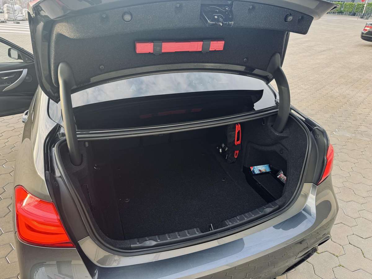 BMW 325, 2.0 l., Седан