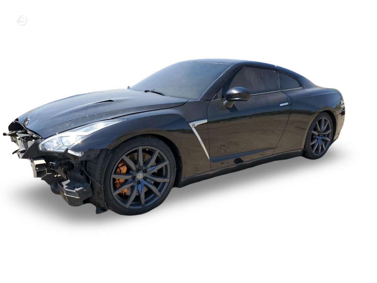 Nissan GT-R по частям