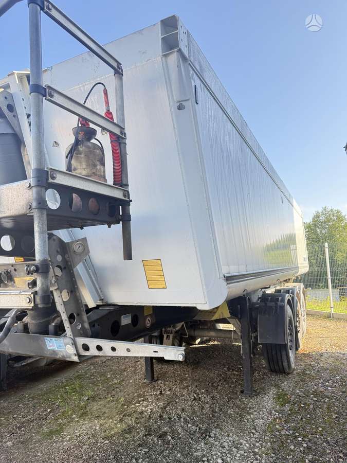 Schmitz SKI 24SL, savivartės