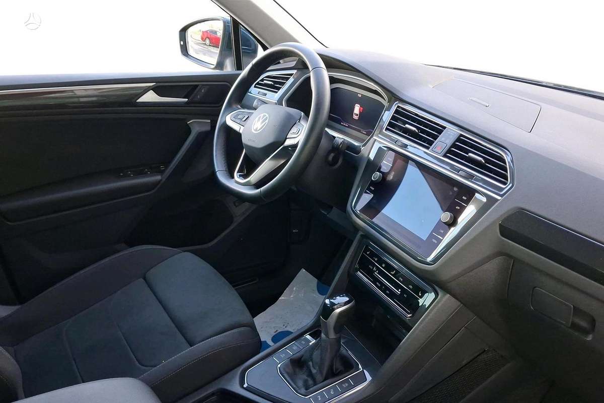Volkswagen Tiguan - 8