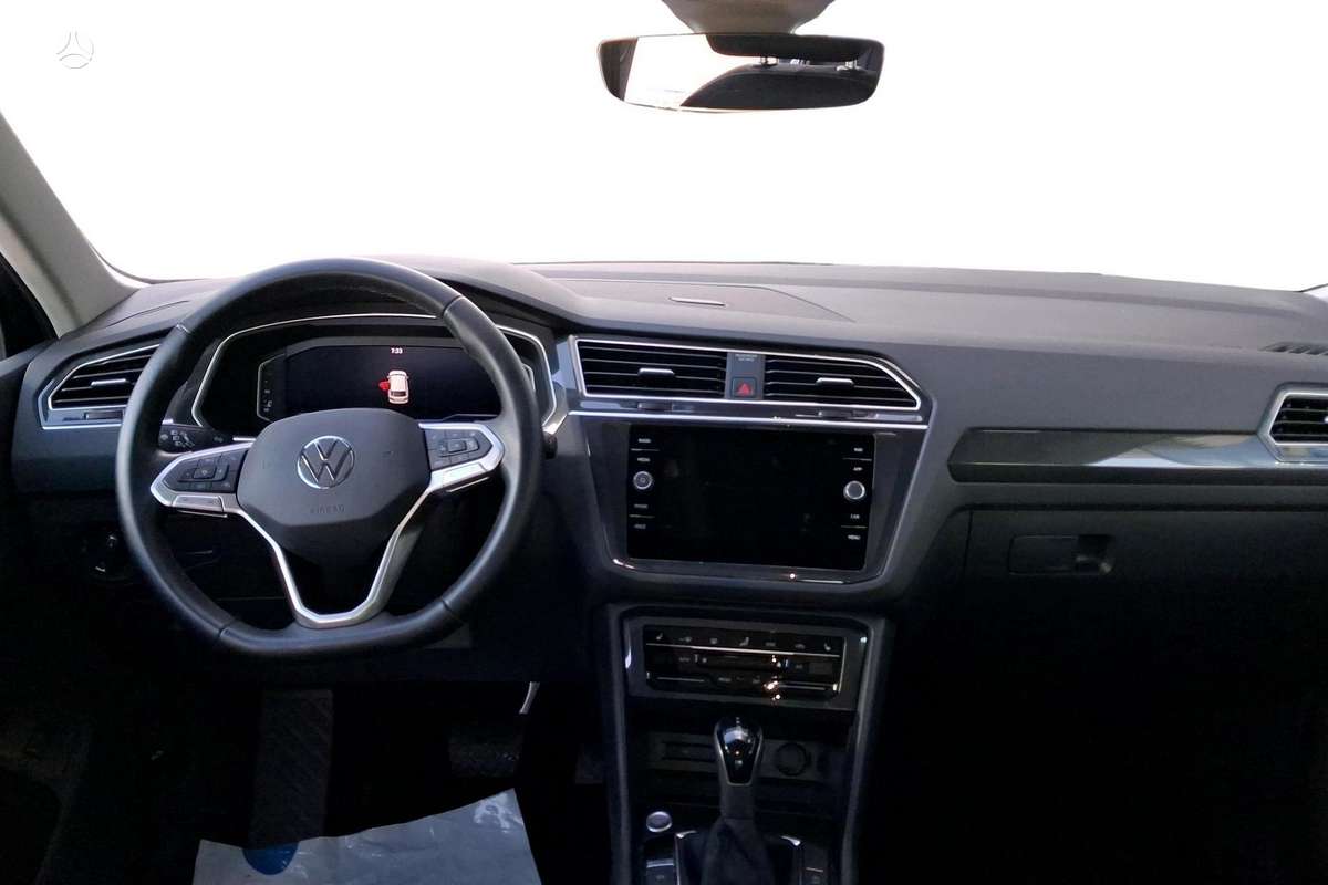Volkswagen Tiguan - 10