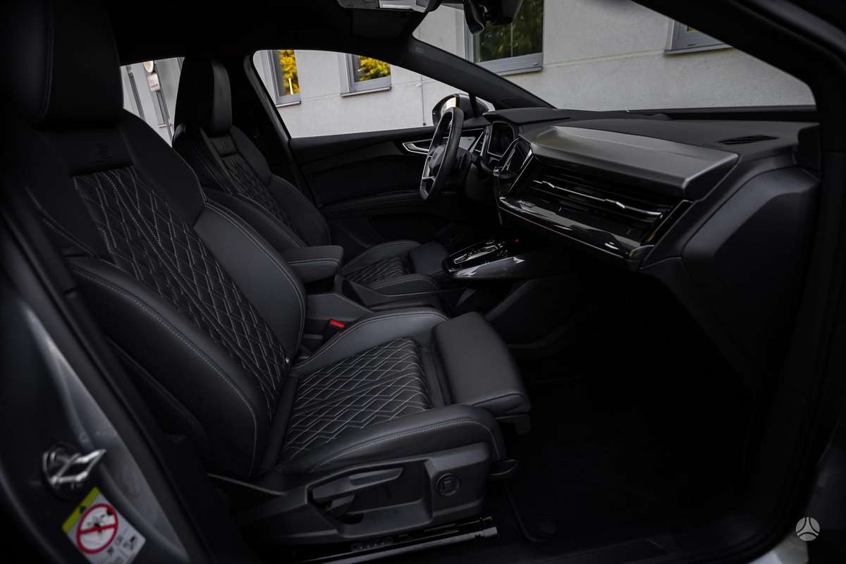 Audi Q4 e-tron, hatchback